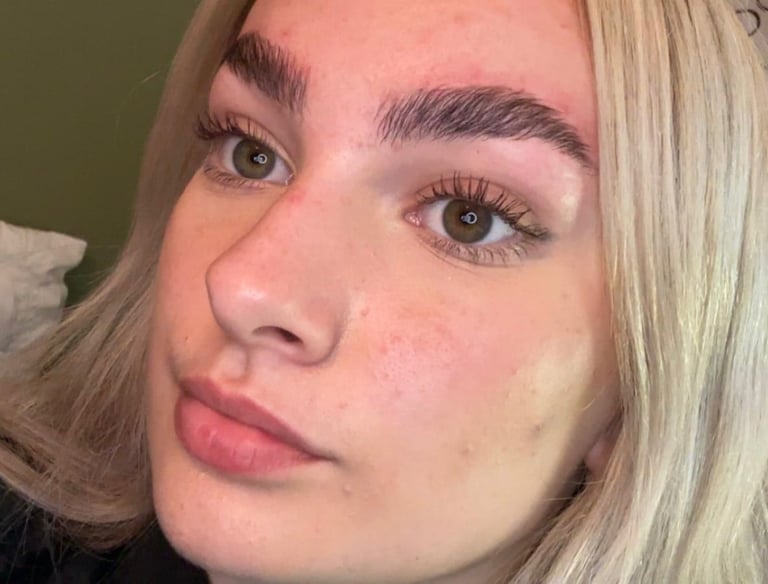 pretty girl with defined and tinted eyebrows
