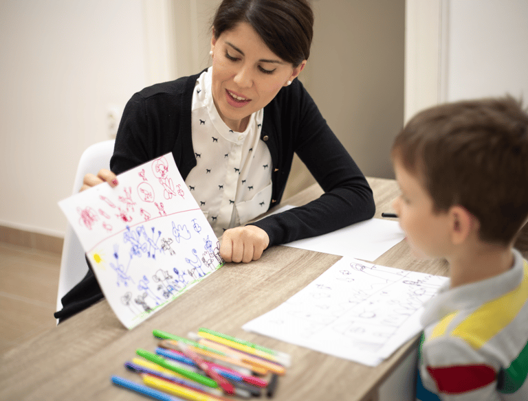 Evaluamos y tratamos neurodivergencias como: TDAH, Dislexia, Trastornos del Aaprendizaje, Inteligenc