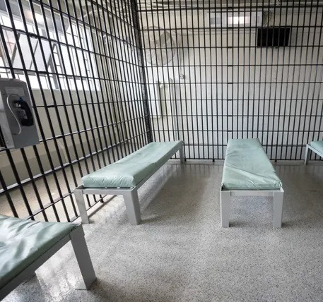 Macomb County Jail Bail bonds 24 hour bail bonds service near Mt Clemens.