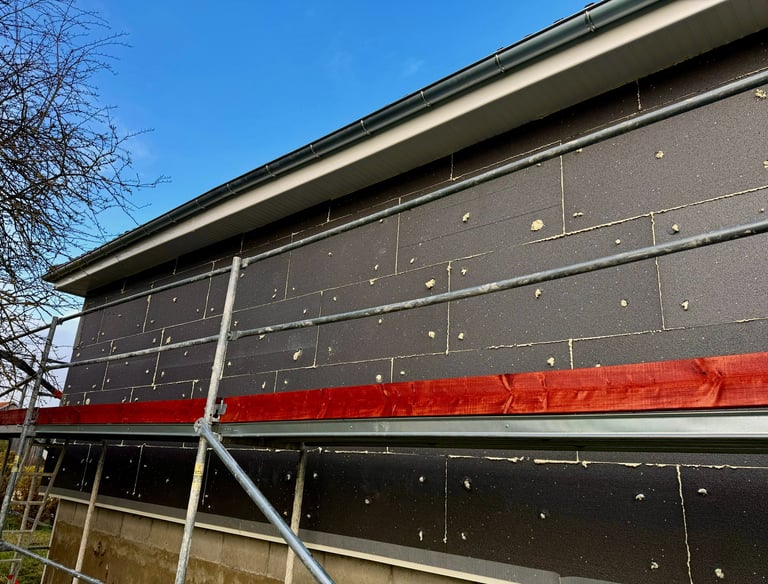Isolation Thermique par l'Extérieur pose de plaque isolante et préparation à la pose de chevilles