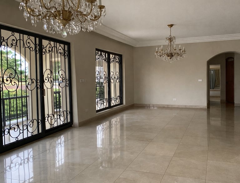 appartement de luxe à Kribi avec luminaire en cristal