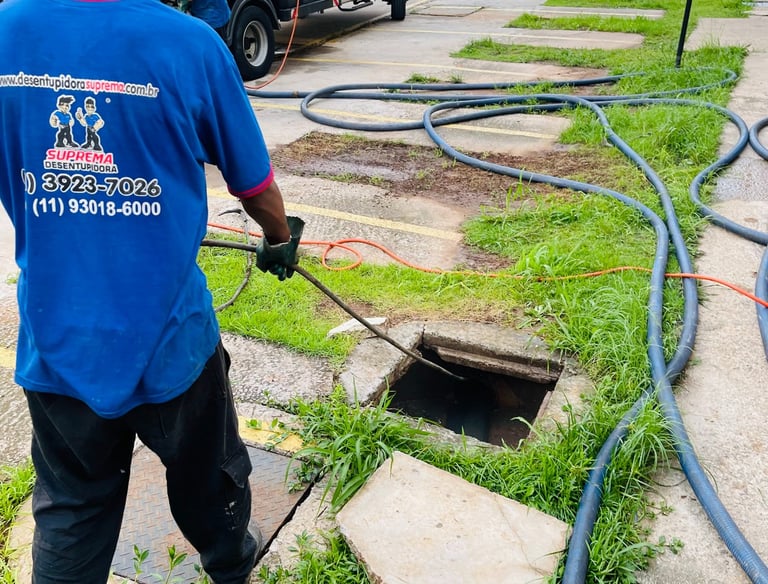 desentupimento de rede de esgoto