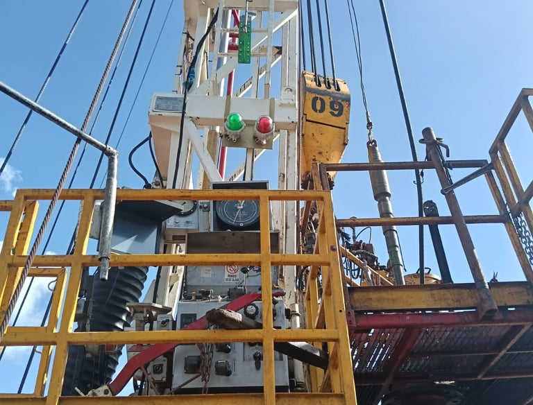 Descensos no controlados de bloques viajeros en Workover y perforación 