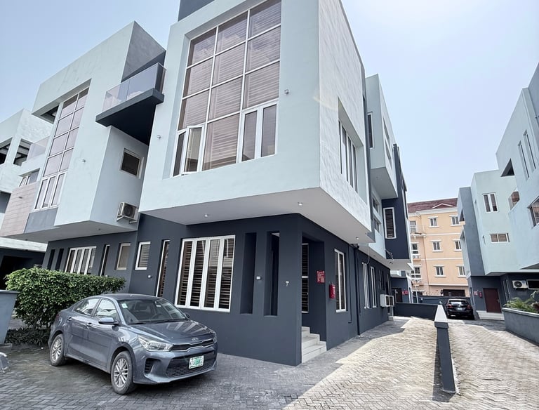 For Sale: 5-Bedroom Semi-Detached Duplex with BQ – Osapa London, Lekki