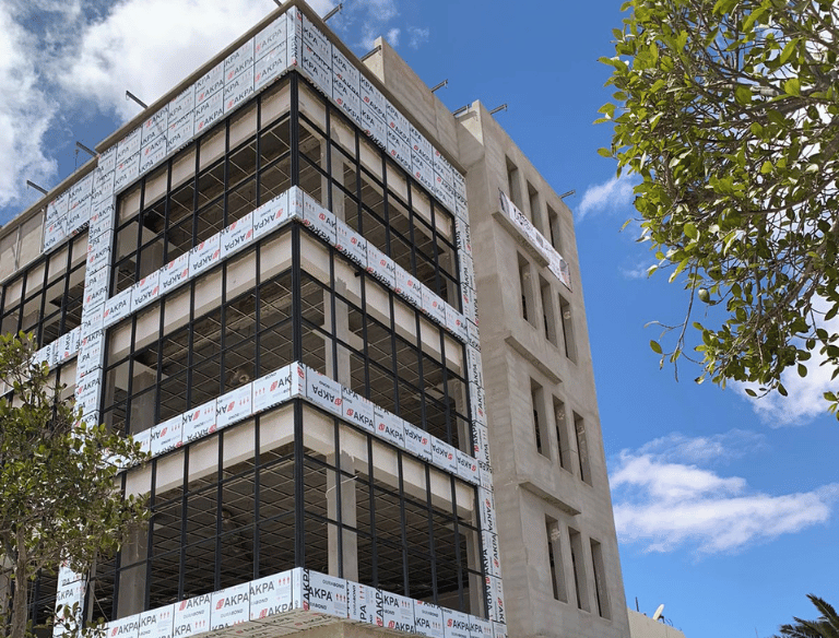 structures métalliques sur mesure au Maroc pour bâtiments modernes et constructions solides