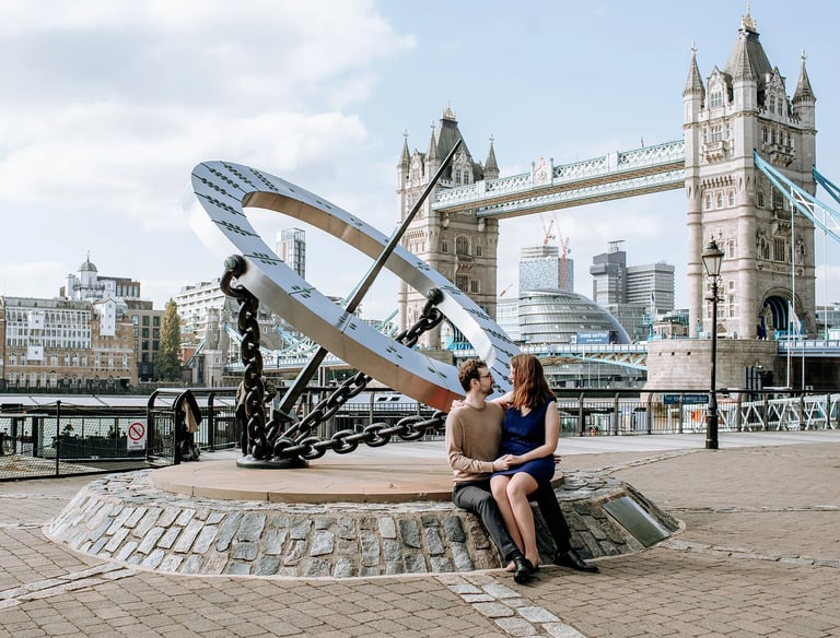 couple près de Tower Bridge