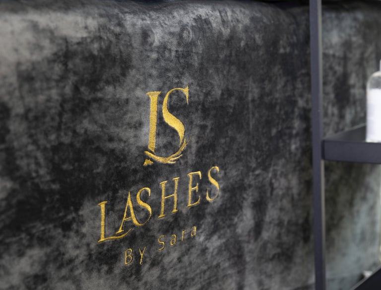 lashes by sara logo
