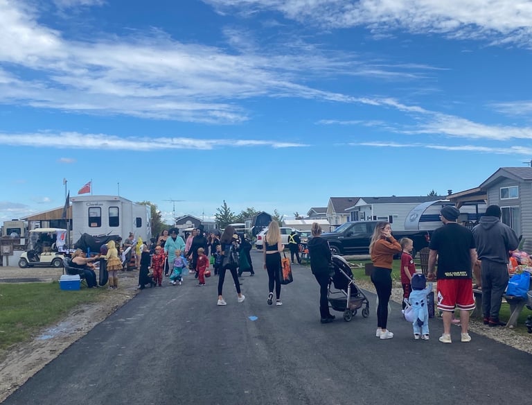 RV camping near Lake Erie Ontario"