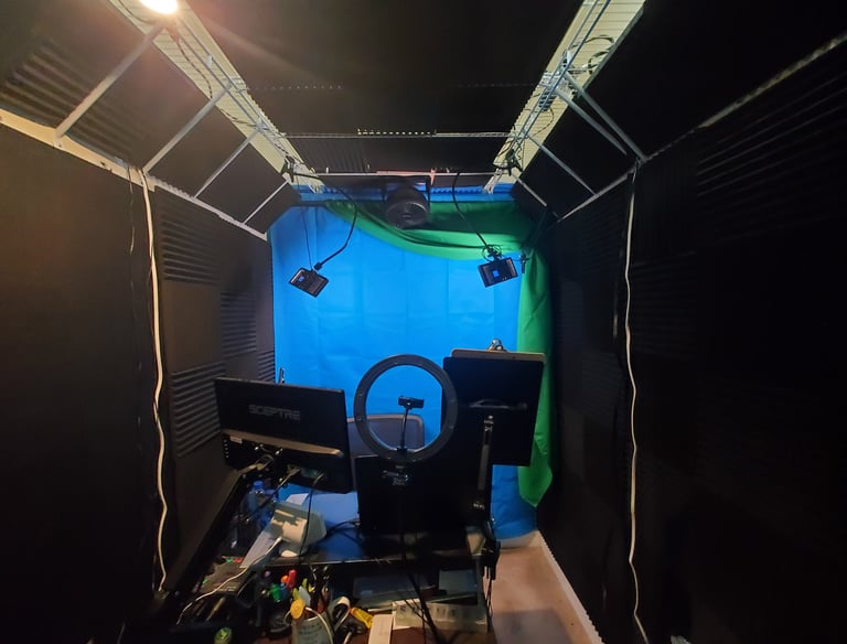 Eric DeRise, a dynamic Instructional Designer and Video Producer workspace.