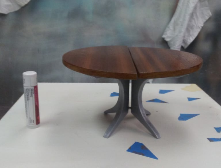 A mock up sample for a table to be built.