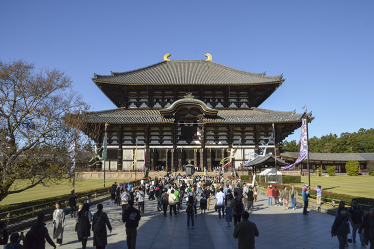 Temple Bouddhiste de Todaiji de face 