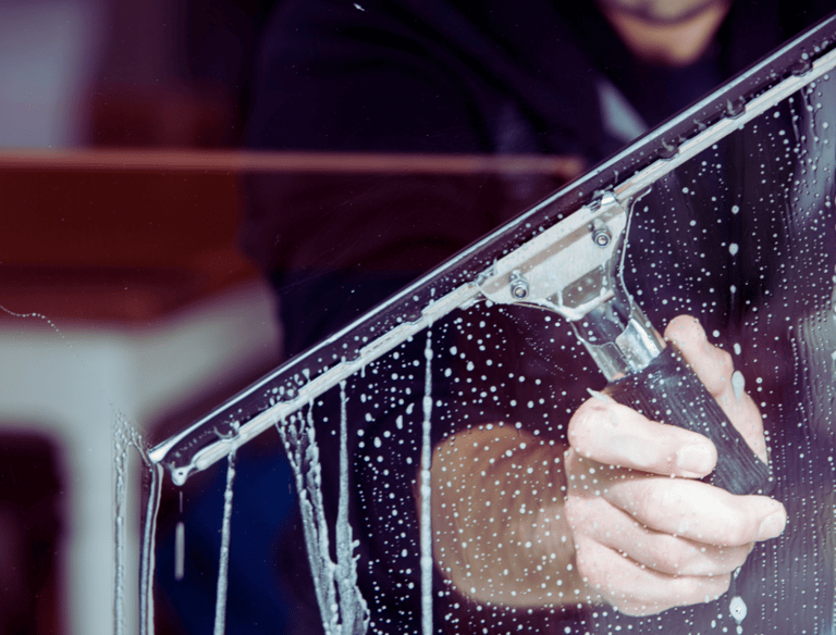 Nettoyage professionnel des vitres