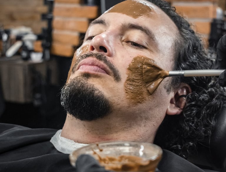 hombre tratamiento facial spa en ace barber studio quito la mejor barberia