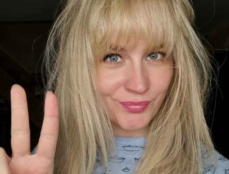 Learn how to structure better sentences, engage in conversations - English Pre-Intermediate Course