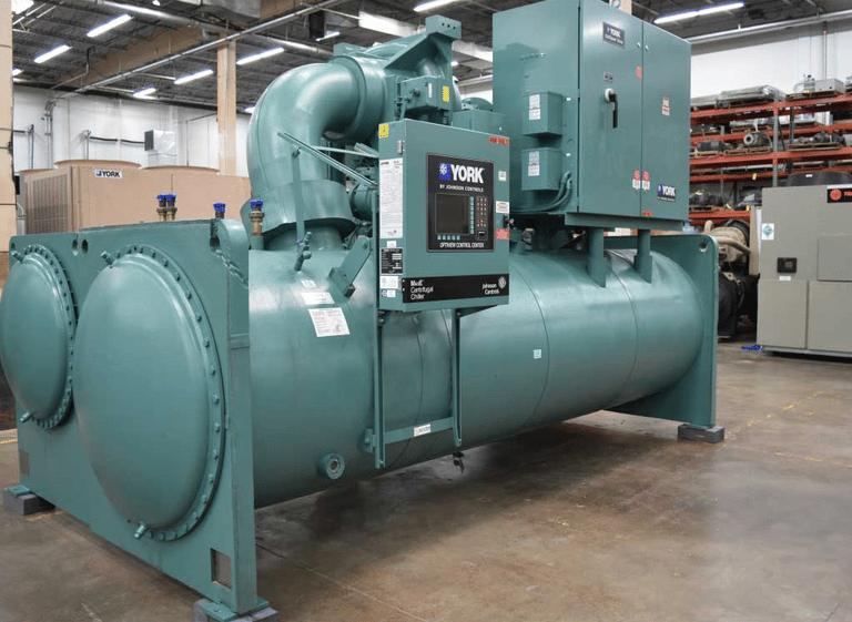 Una gran máquina chiller industrial