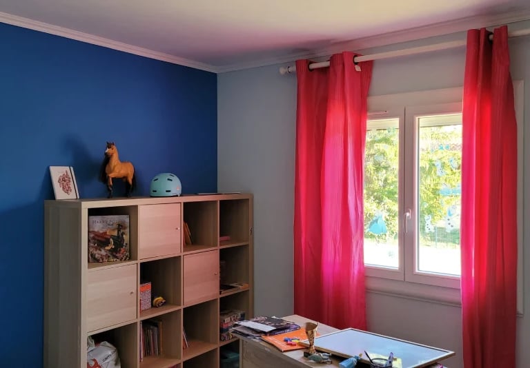 embellissemnt chambre peinture bleu mur milianservices
