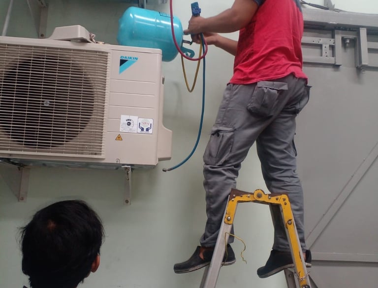 Layanan service AC Jogja buka 24 jam siap panggil kapan saja untuk perbaikan cepat dan terpercaya.