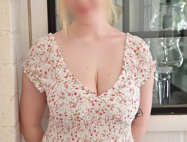 ● Housewife escorts