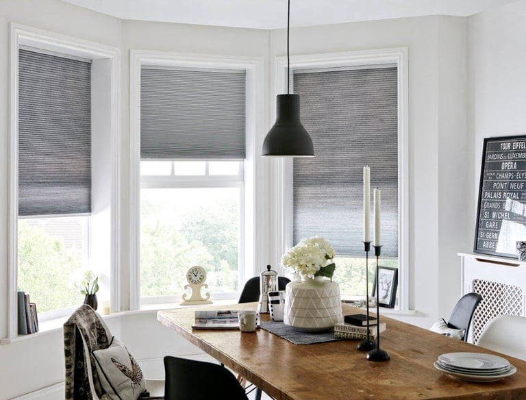 Made to measure pleated blinds