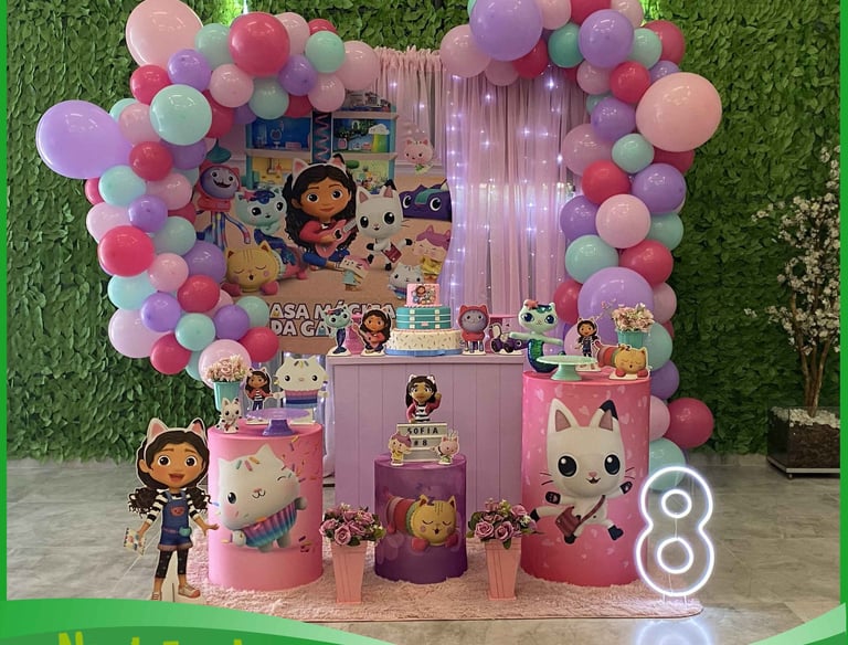 Aluguel de decoração infantil A Casa Mágica da Gaby na Freguesia do Ó com mesa decorada temática