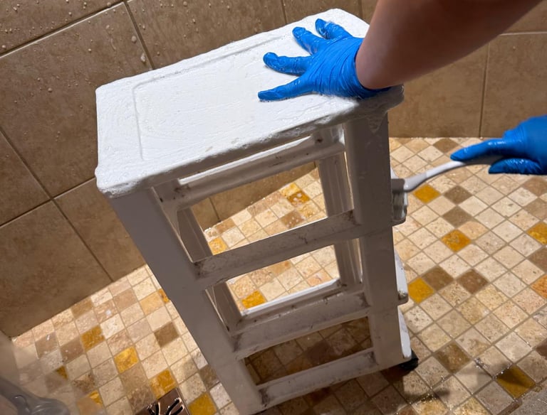 Limpieza profunda de muebles y baños