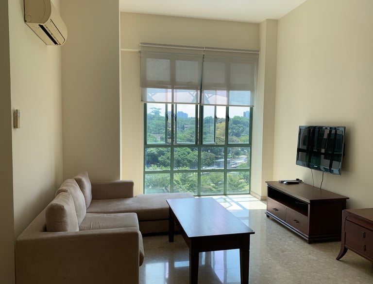 Tanglin Regency 2 Bedrooms 850 Sqft For Sale. Greenery and Pool View.