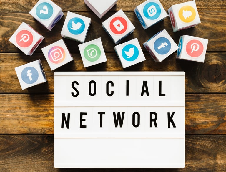 Správa sociálních sítí a tvorba obsahu pro Instagram a Facebook.