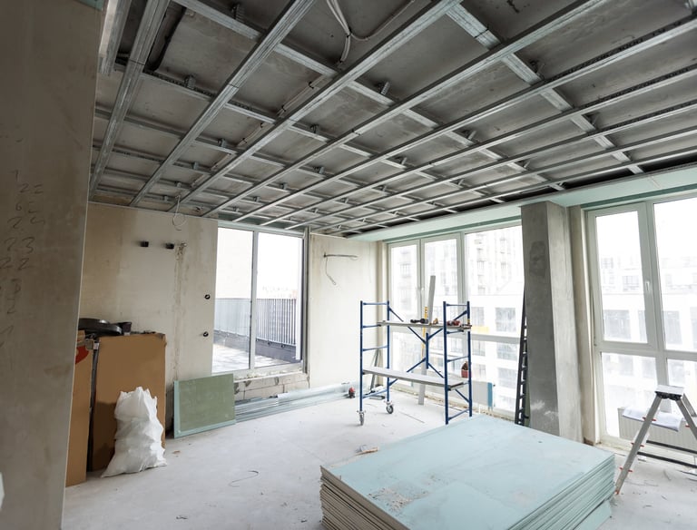 Innenausbau in Aachen mit Trockenbauwand und Raumtrennung in modernem Wohnraum