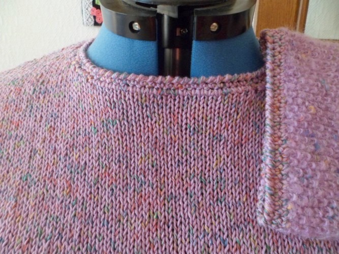 Haut de pull et bas de manche mauve fait au crochet