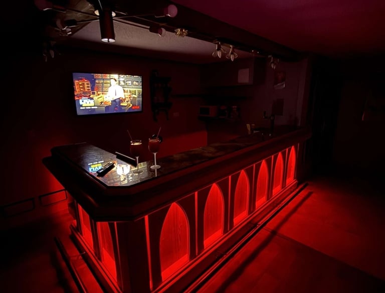 Love room avec bar et jacuzzi privatif à Geneve