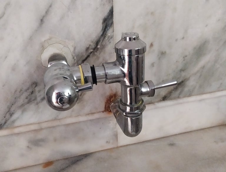 Facing a sudden plumbing emergency in Bangalore? Our team is ready 24/7 to handle urgent pipe leaks,