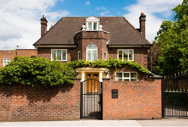 Traditional home in London - astralyscapital.in
