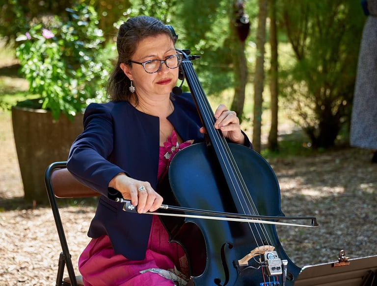 Lara au violoncelle