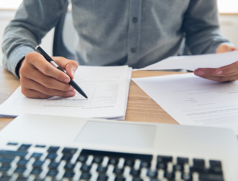 Gestión integral de los permisos y licencias necesarios ante las autoridades correspondientes, garan
