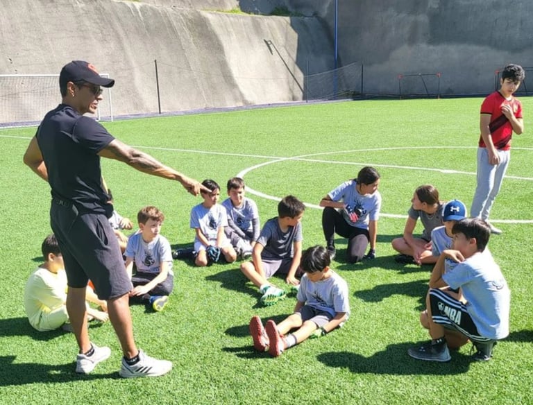 El head coach de Venados Salvajes dando instrucciones