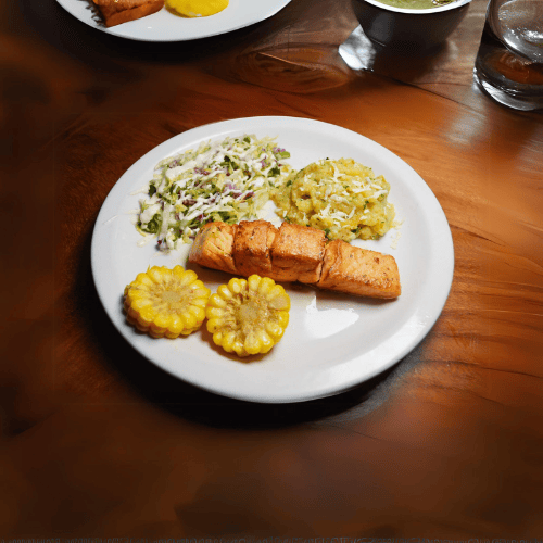 Servicio de mesa en Restaurante Yeya, atención personalizada en El Tránsito, restaurante con servici