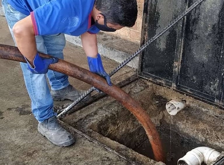 desentupimento de caixa de gordura