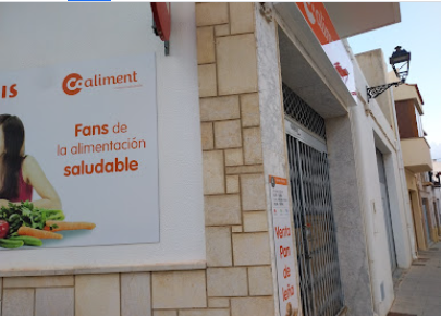 Supermercado local cercano a Carmens Rural en Sant Jordi
