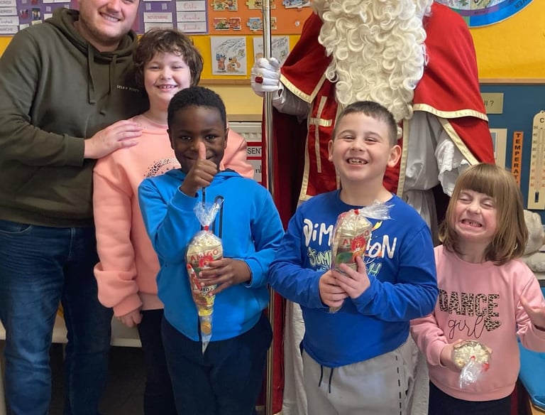 Saint Nicolas dans la classe de monsieur Pierre