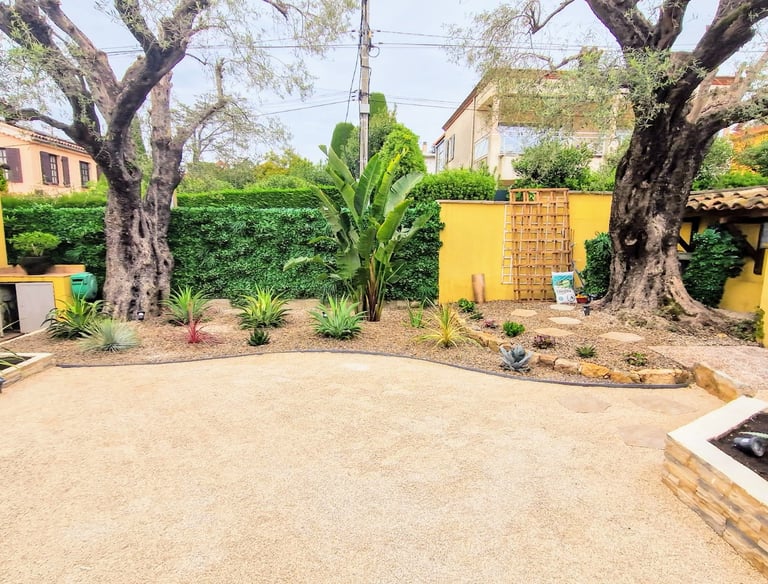 Création complet d'un jardin pour un client fidèle de Grasse dans les alpes maritimes 06