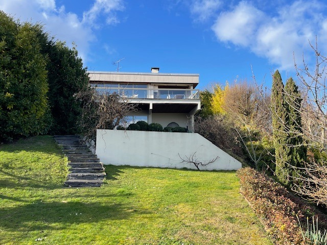 Maison d'architecte dans l'Ouest Parisien vue de l'extérieure