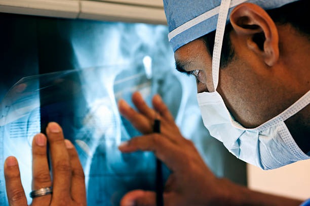 Avaliação, requerimento, judicialização e revisão de Benefícios e indenizações decorrentes de aciden