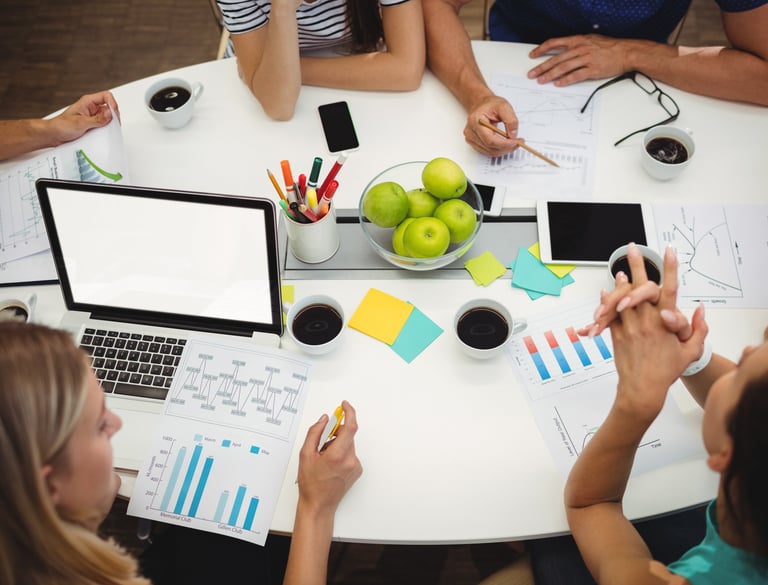 Hizmet veren değil, markanızla aynı masada oturan ve sorumluluğu paylaşan stratejik çözüm ortağı.