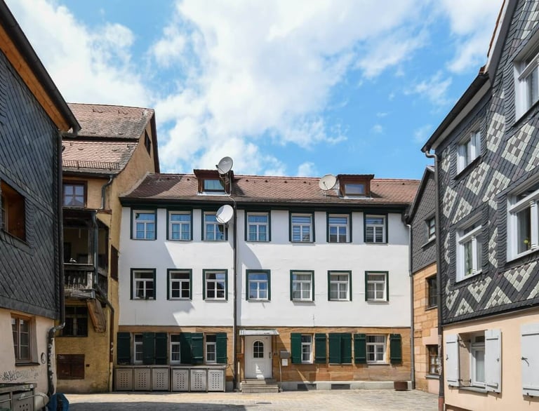Historisches Haus in der Fuerther Altstadt – individuelle Immobilienberatung fuer Denkmal- und Altbauimmobilien