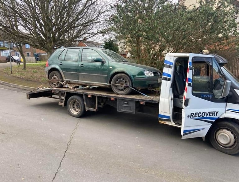 alt="Car recovery in Worcester displayed in L R Recycling gallery"