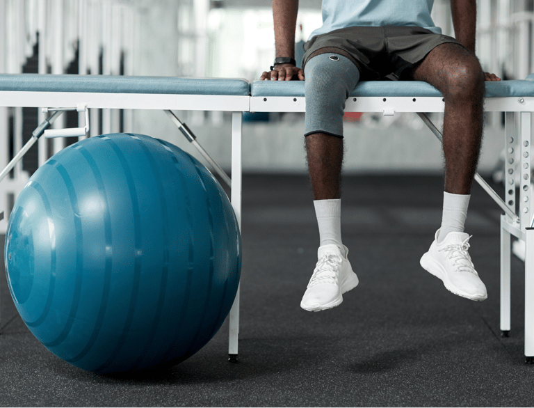 allenamento funzionale controllato per la riabilitazione sportiva con fitball