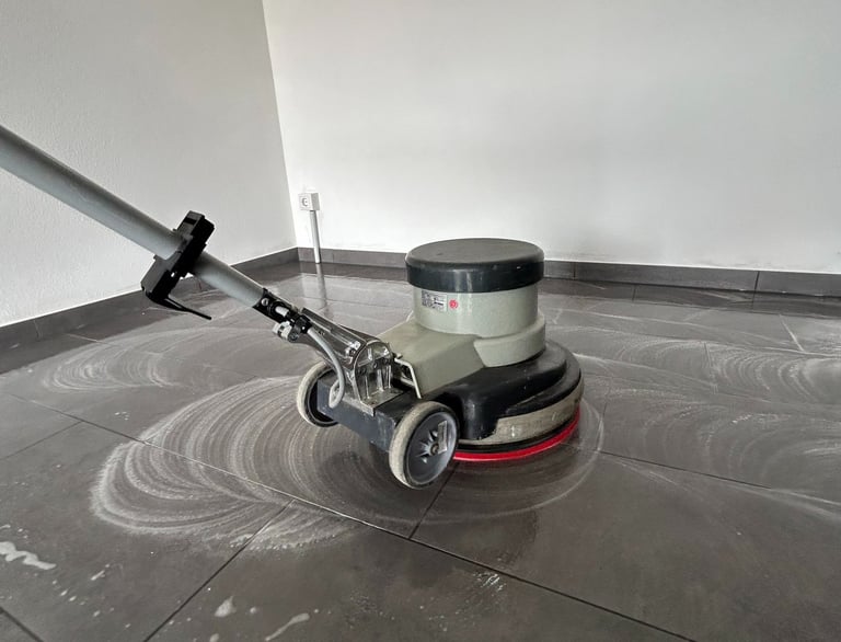 Grundreinigung Feinsteinzeug