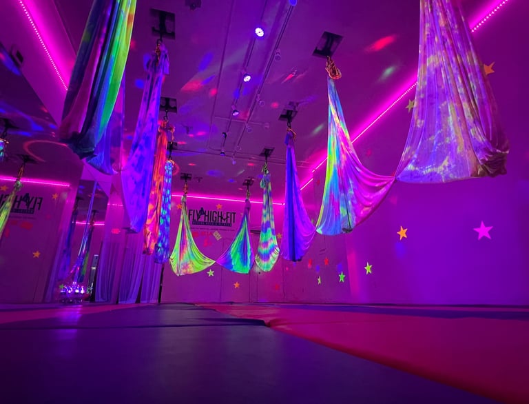 glow-in-the-dark-aerial-parties classes kids 