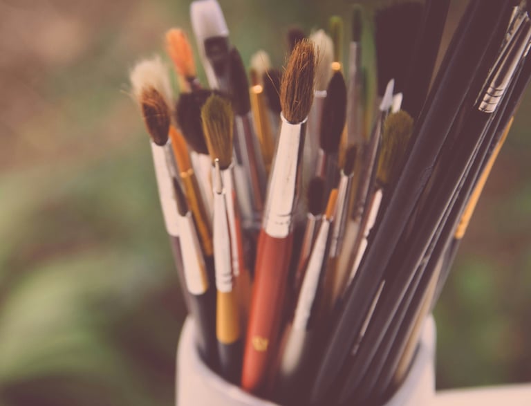 Pot de pinceau image cours de dessin