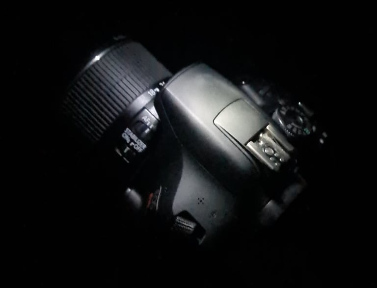 Cámara canon que sirve para representar al fotógrafo